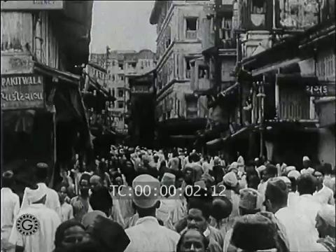 BATAILLES À BOMBAY. LE SANG COULE À BOMBAY ENTRE MUSULMANS ET HINDOUS (Battles in Bombay. Bloodshed in Bombay between Muslims and Hindus)